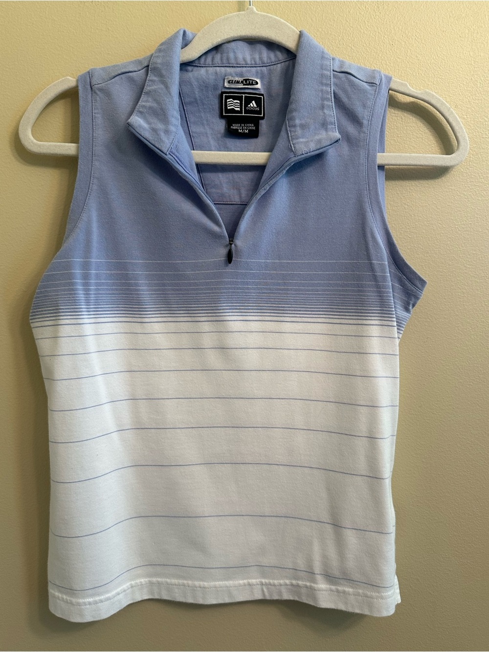 Adidas Women’s Climalite Sleeveless Light Blue & White Golf Polo  Size M 1074